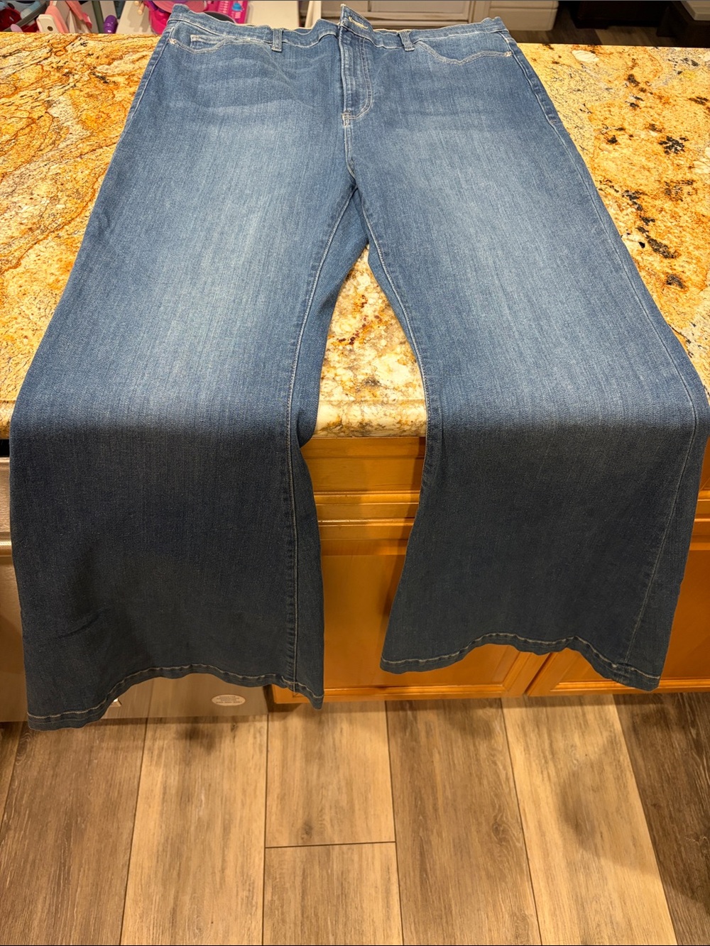 Brand New!!! FRAME JEANS - the Donna Le Super Flare Leg Women's Jeans